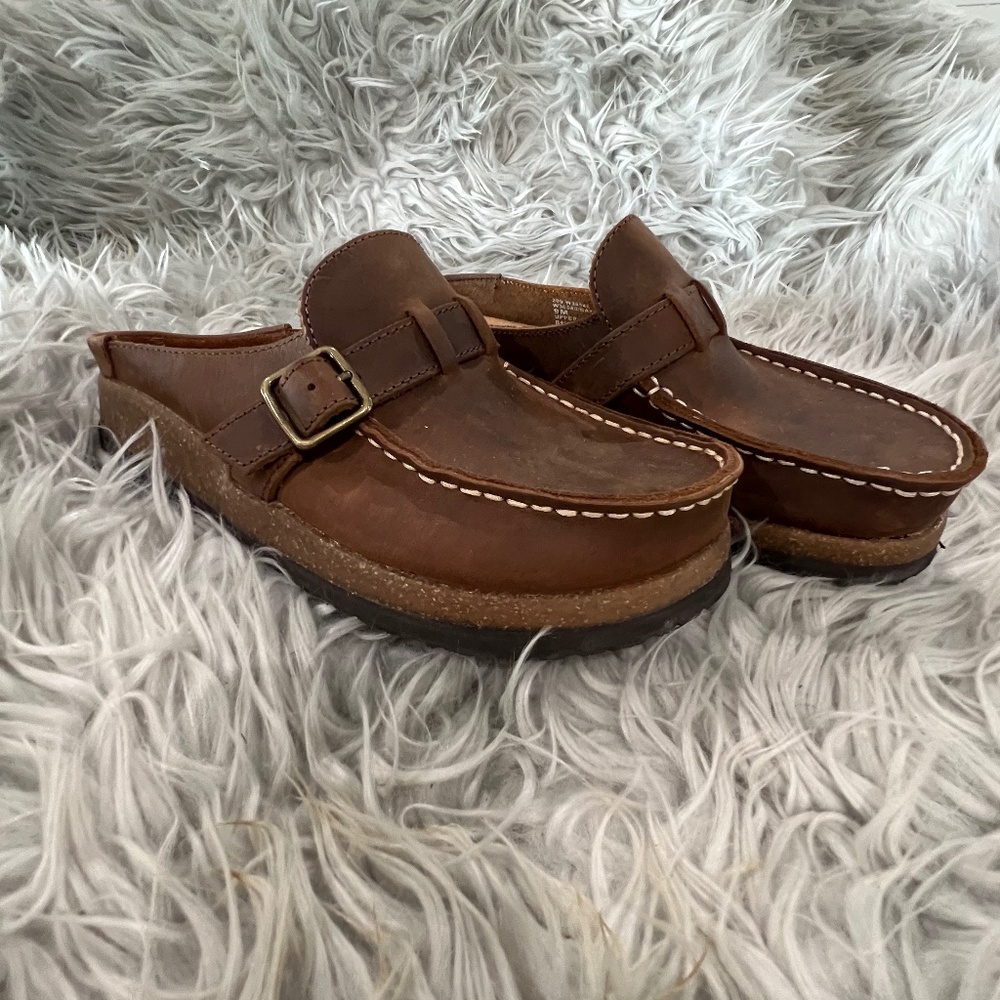 White Mountain Footbeds Bayhill clogs